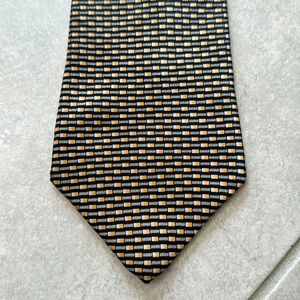 Perry Ellis Portfolio 100% Silk Tie